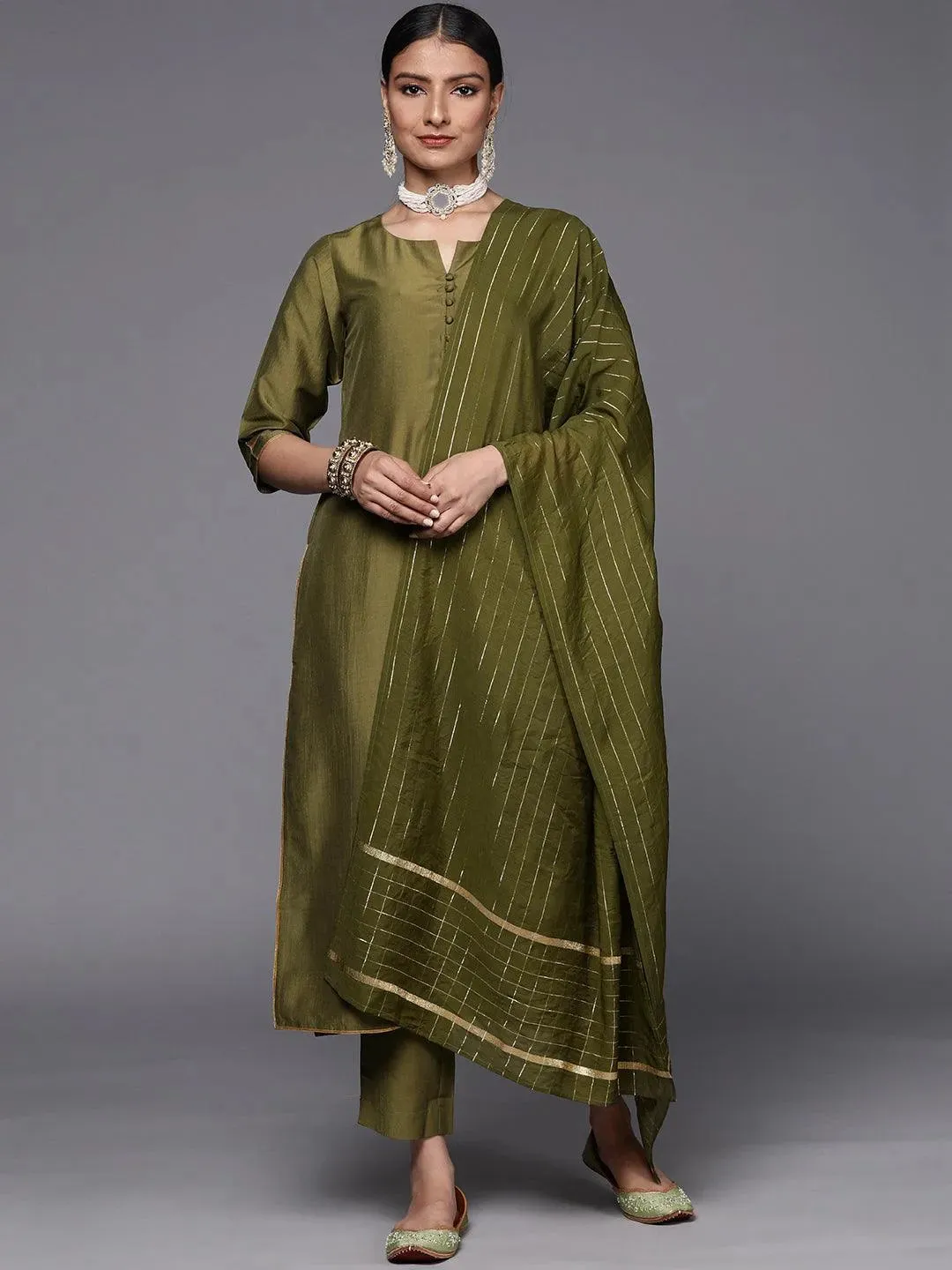 Olive Solid Silk Blend Straight Kurta With Dupatta